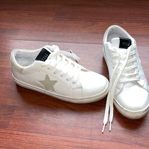 Steve Madden Sneakers